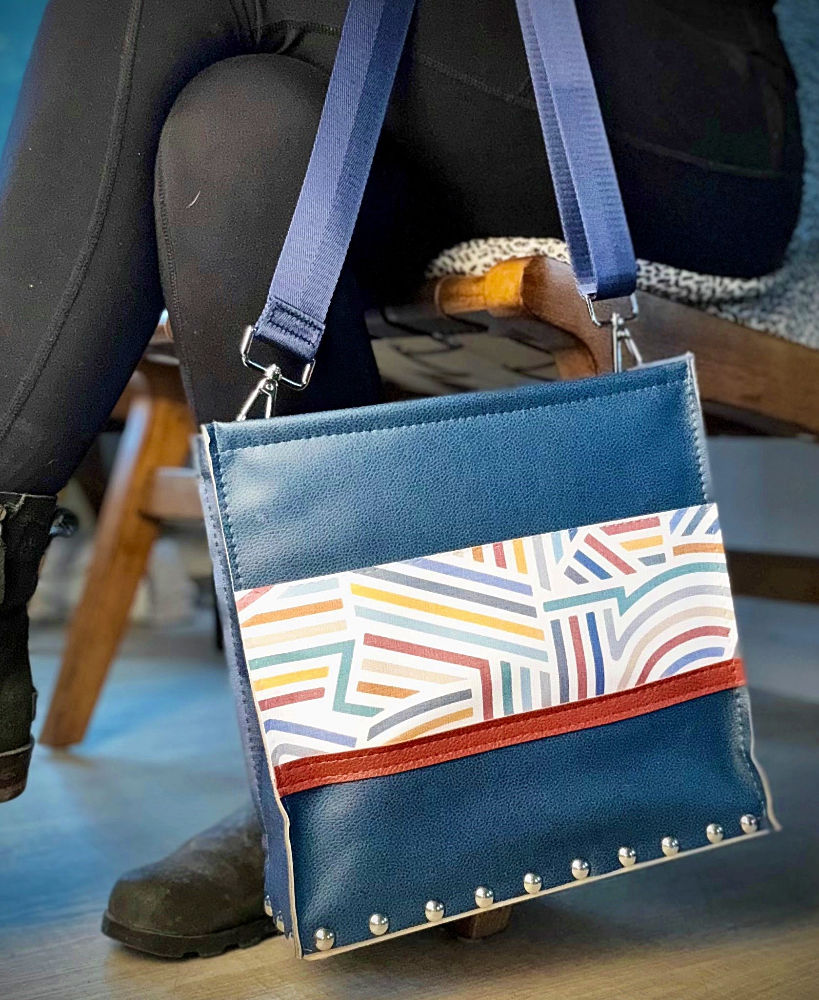 Box Bag: Blue Retro