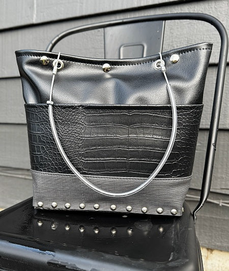 Large Traveler Black Tie